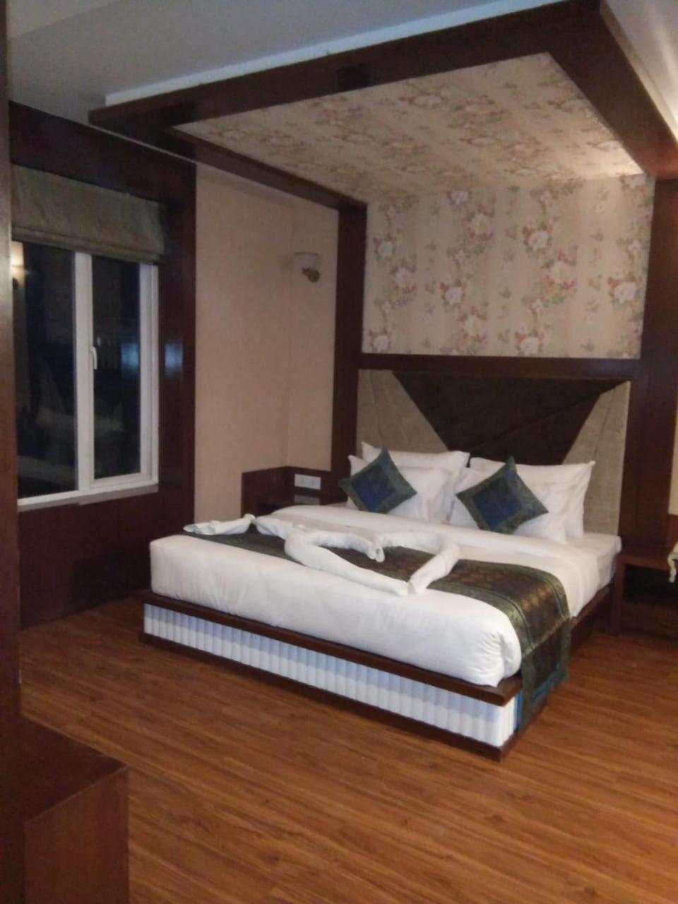 Square Inn Hotel,Varanasi Exterior foto