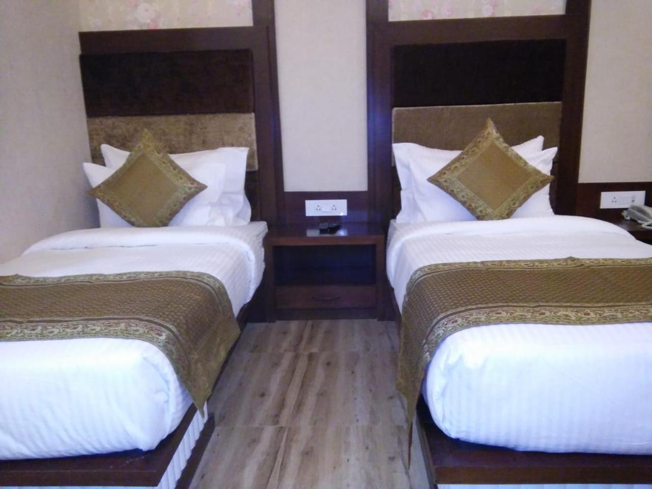 Square Inn Hotel,Varanasi Exterior foto