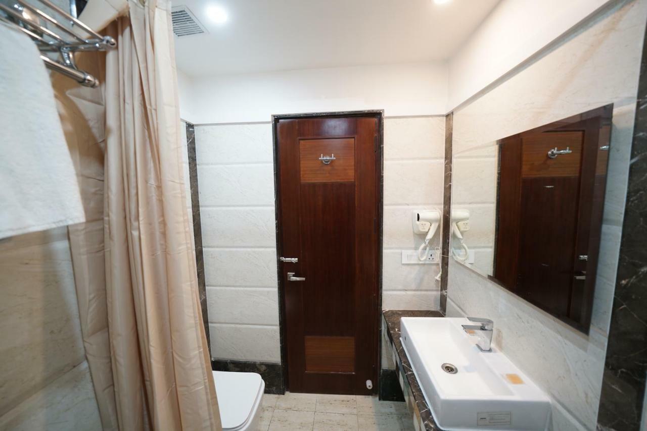 Square Inn Hotel,Varanasi Exterior foto
