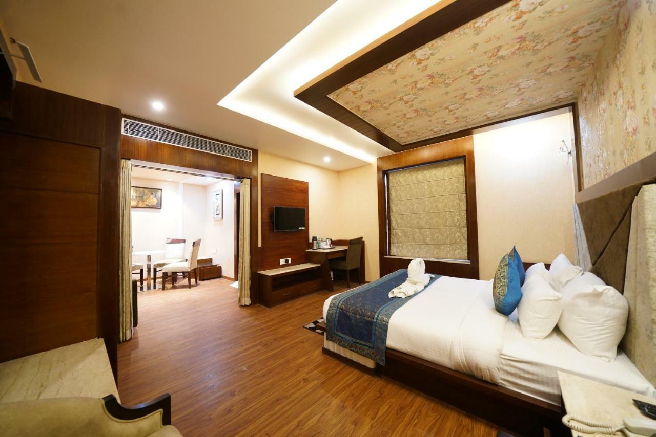 Square Inn Hotel,Varanasi Exterior foto